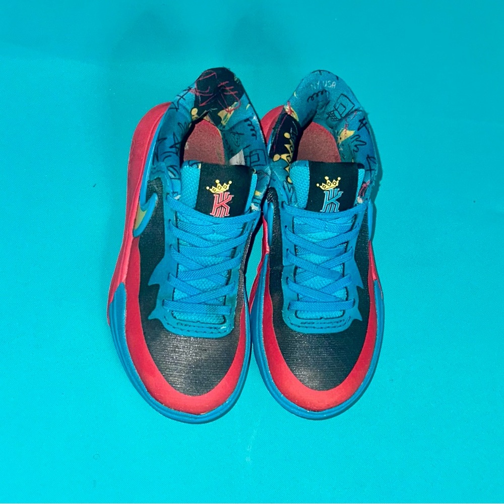 Nike Kyrie 8 GO SE (PS) Kids Shoes 11c - Picture 3 of 5